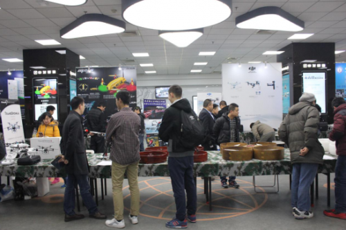 “中发智造”无人机展在京开幕2 “中发智造”无人机展在京开幕2