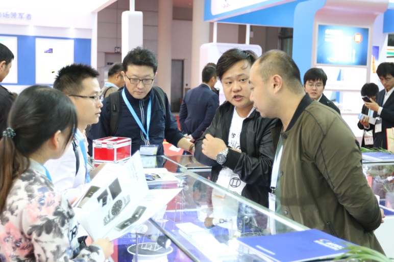 2017深圳国际全触与显示展盛大开幕2 2017深圳国际全触与显示展盛大开幕2